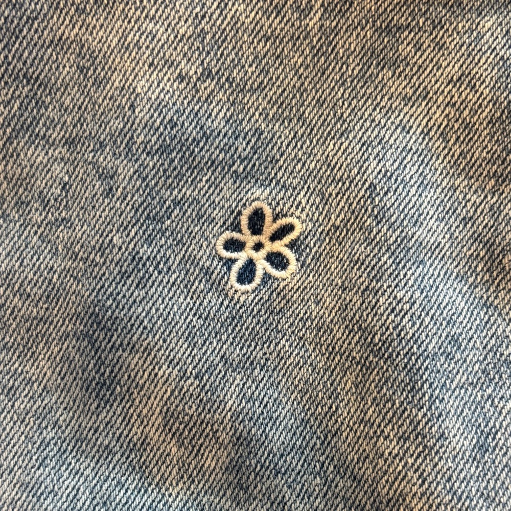 Hollister Light Blue High Rise Jeans with Embroidery - Picture 3 of 4